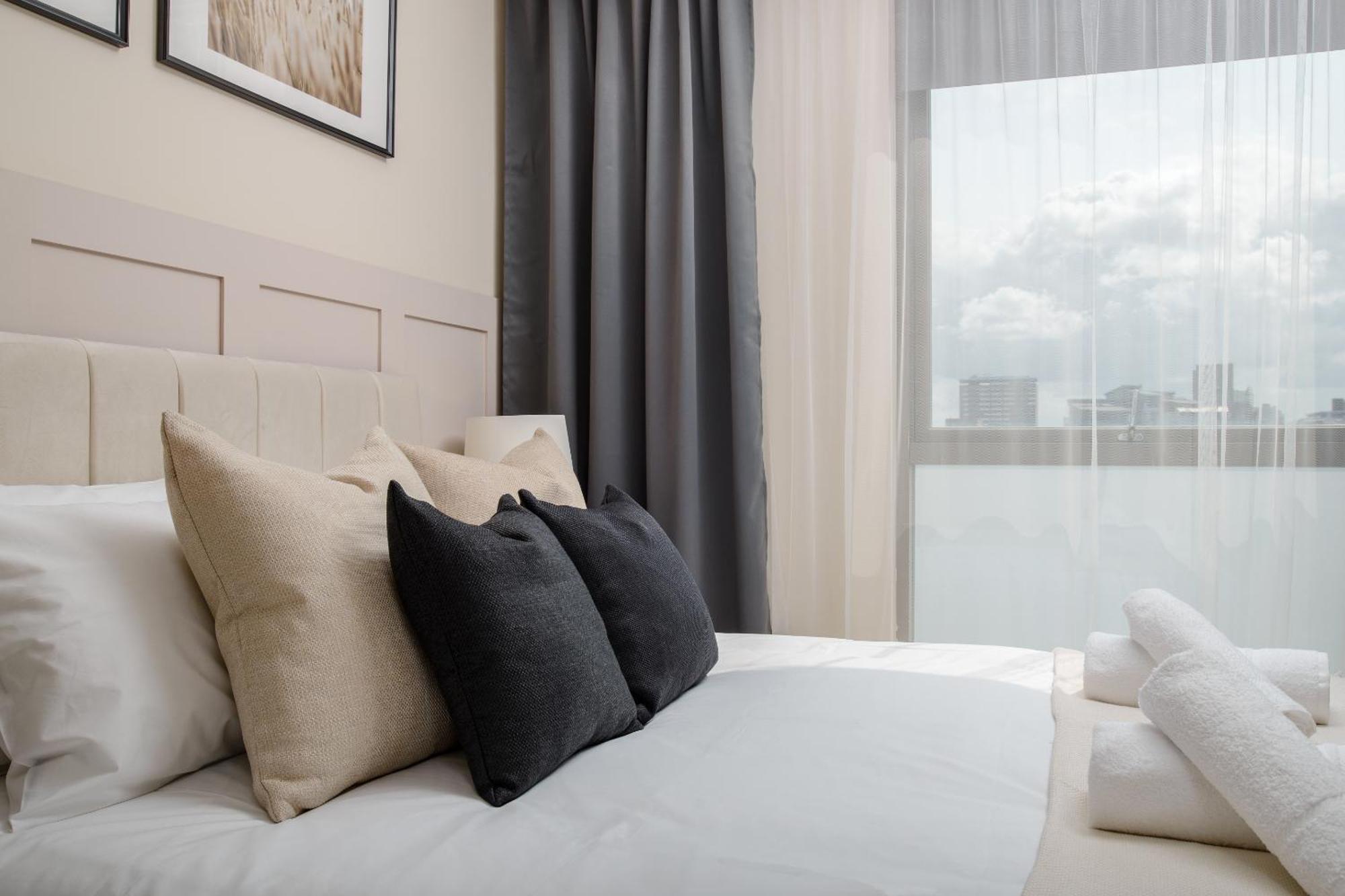 Premium Apartment - Allocated Parking - Great Location Plymouth Quarto foto